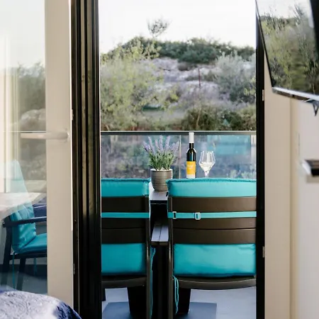 Apartment Little Paradise *